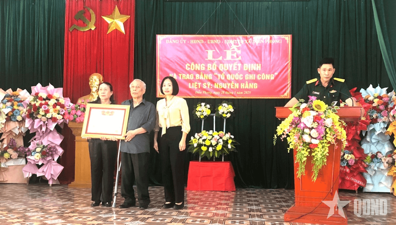 Trao bằng Tổ quốc ghi công đối với liệt sĩ Nguyễn Hằng