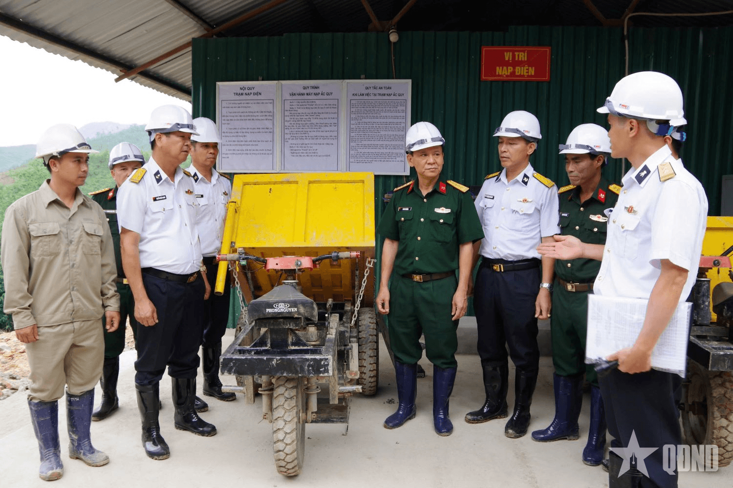 Binh chủng Công binh kiểm tra công tác kỹ thuật công binh tại Quân chủng Hải quân