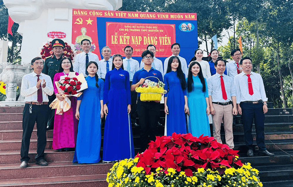 Coi trọng chất lượng kết nạp Đảng trong trường học