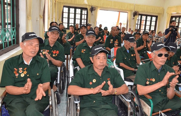 Trình Chủ tịch nước trao quà tặng hơn 1,57 triệu người có công dịp 27-7