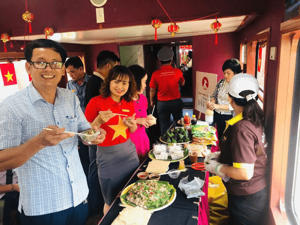 Chính thức khai thác tuyến tàu du lịch Quy Nhơn - Diêu Trì