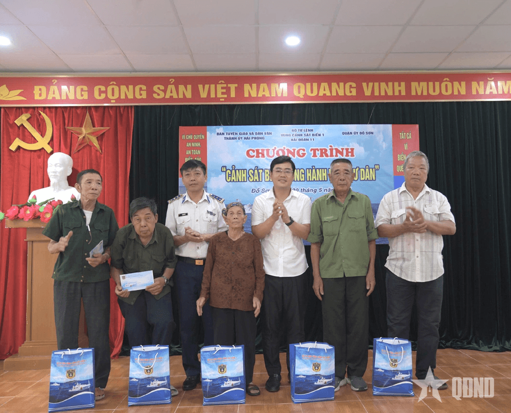 Hải đoàn 11 đồng hành cùng ngư dân quận Đồ Sơn (Hải Phòng)