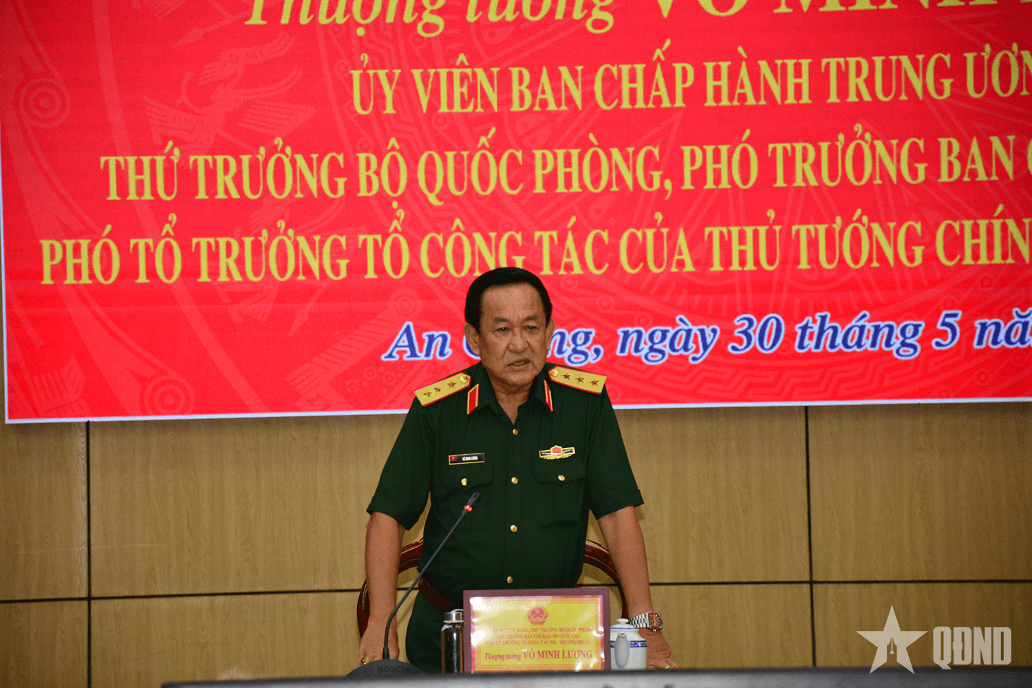 Thượng tướng Võ Minh Lương làm việc tại An Giang về công tác đấu tranh đẩy lùi tội phạm buôn lậu