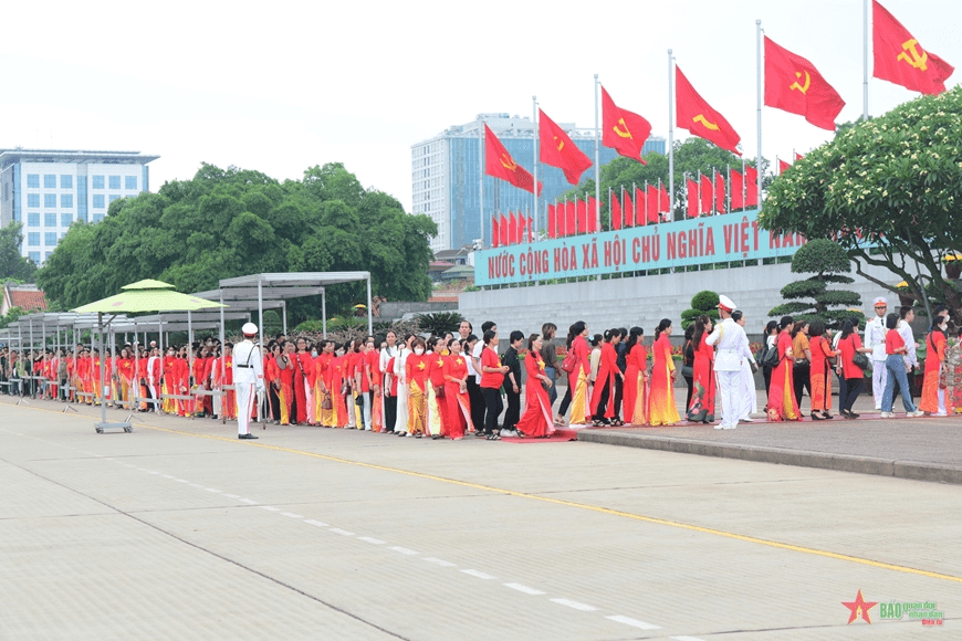 Tạm ngừng tổ chức Lễ viếng Chủ tịch Hồ Chí Minh để tu bổ Công trình Lăng từ ngày 2-6