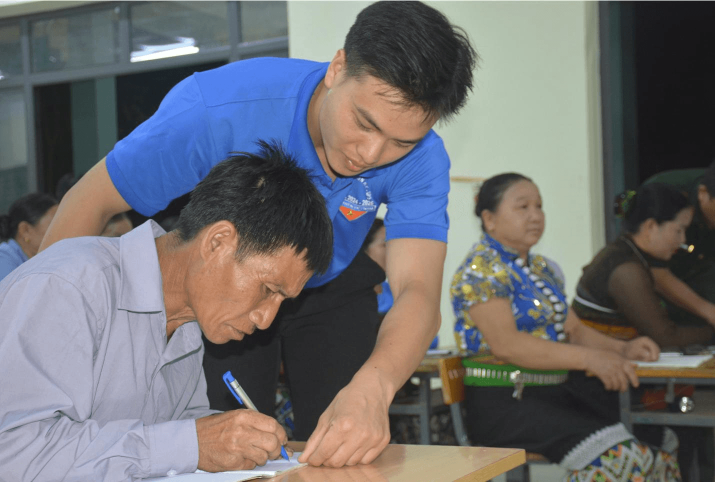 Những bàn tay lấm đất ở Mường Lát