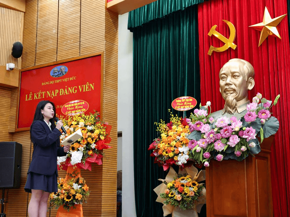 Lớp đảng viên tuổi 18
