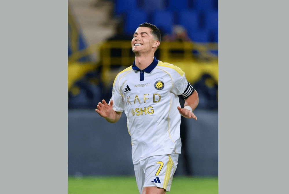 Ronaldo toan tính gì?