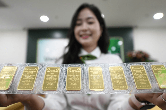 Giá vàng hôm nay (chiều 1-6): Neo ở ngưỡng cao