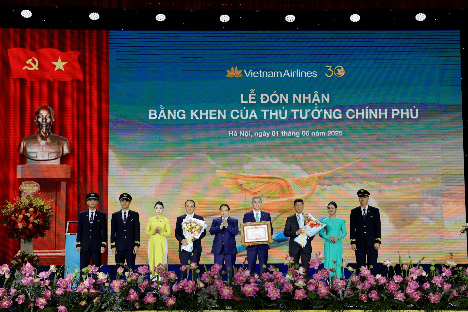 Thủ tướng Phạm Minh Chính dự Lễ kỷ niệm 30 năm thành lập Vietnam Airlines