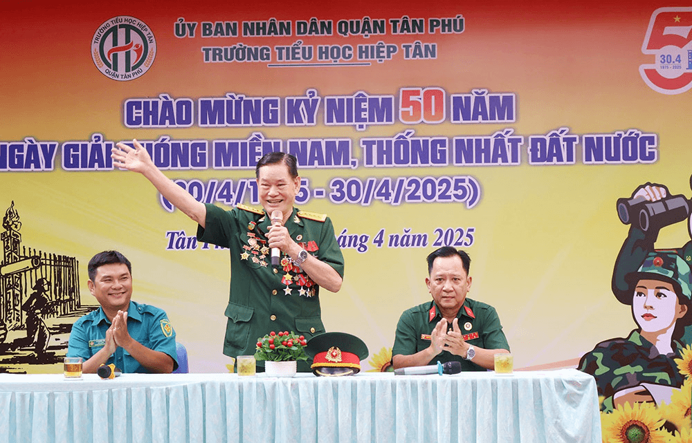 Những tấm gương giàu lòng nhân ái