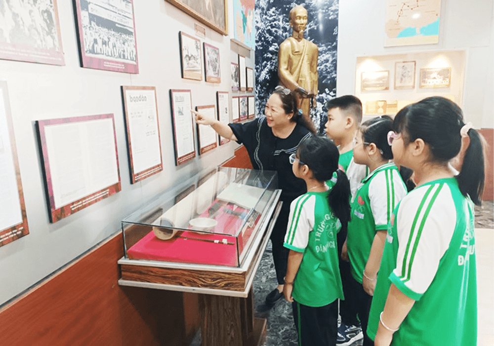 Vẫn còn đây hơi ấm của Người