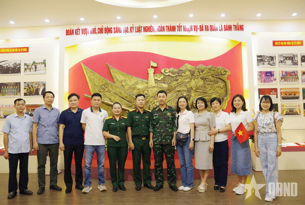 Về thăm Lữ đoàn Xe tăng 201