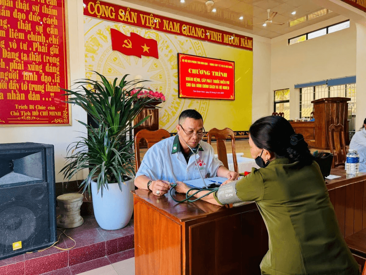 Quân y BĐBP tỉnh Bình Định chăm sóc sức khỏe cho nhân dân khu vực biên giới biển