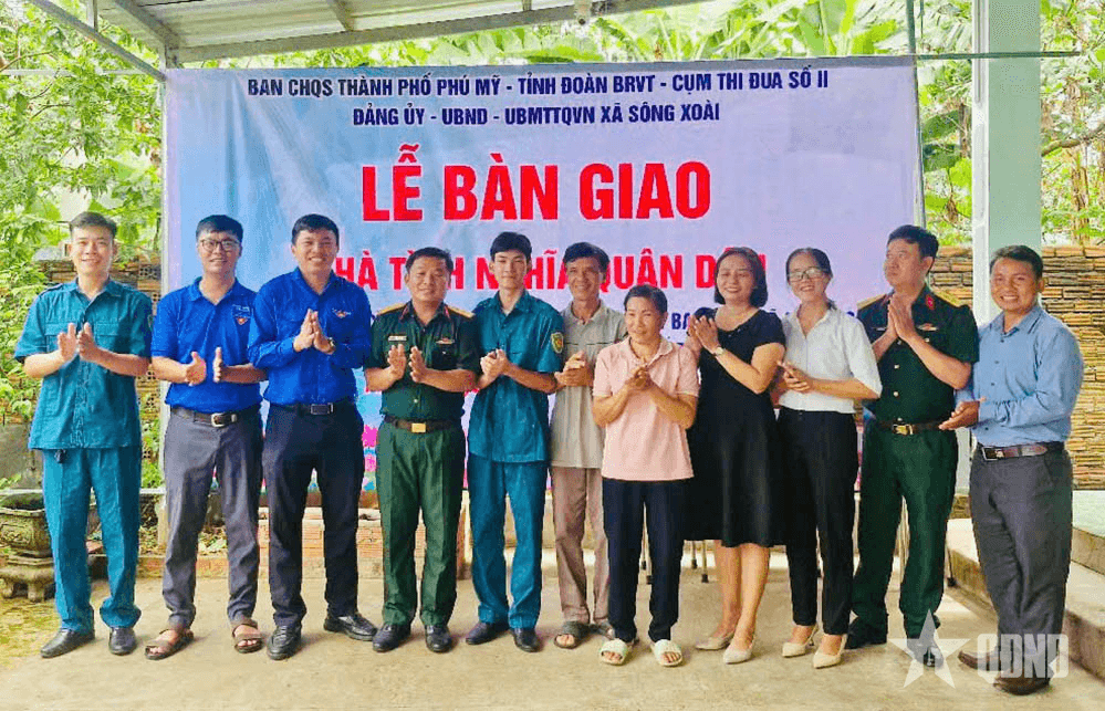 Ban CHQS thành phố Phú Mỹ bàn giao “Nhà tình nghĩa quân dân”