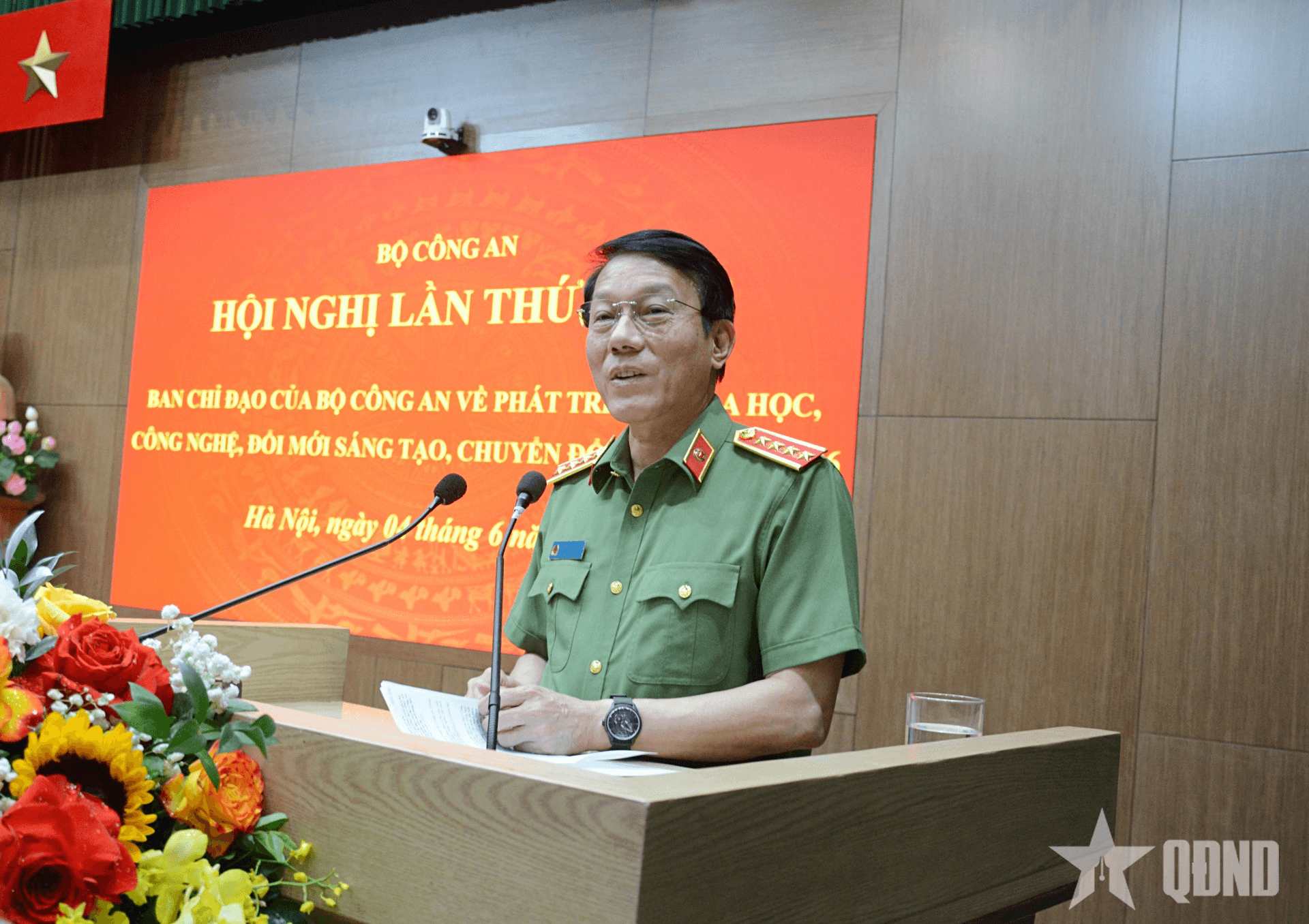 Lực lượng Công an nhân dân gương mẫu đi đầu thực hiện chuyển đổi số