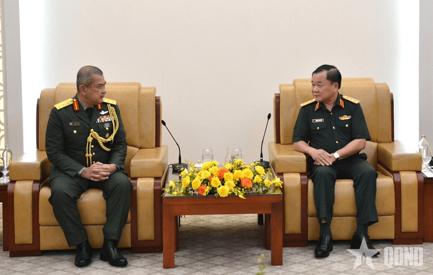 Thượng tướng Hoàng Xuân Chiến tiếp Tùy viên Quốc phòng Malaysia