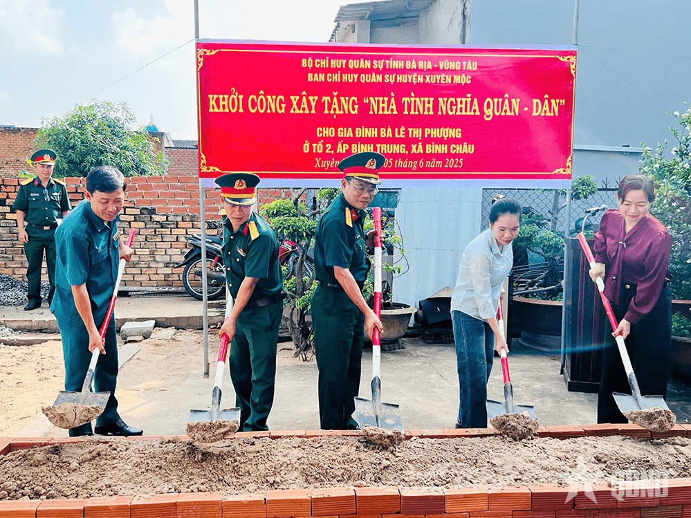 Ban CHQS huyện Xuyên Mộc khởi công xây tặng nhà tình nghĩa quân dân