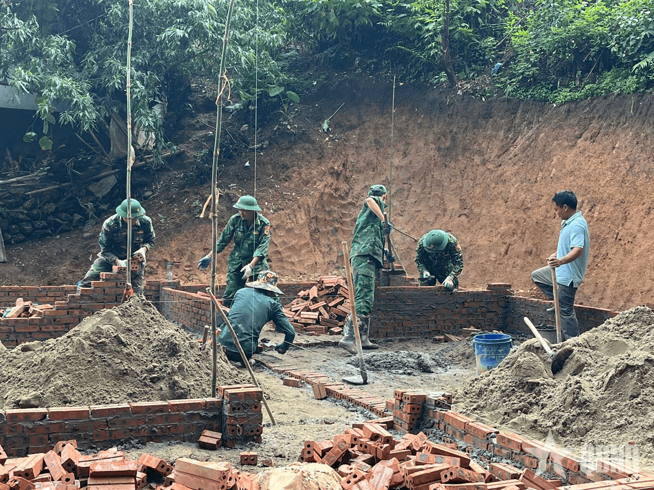 Xây hàng trăm nhà mới giúp đồng bào biên giới Lai Châu