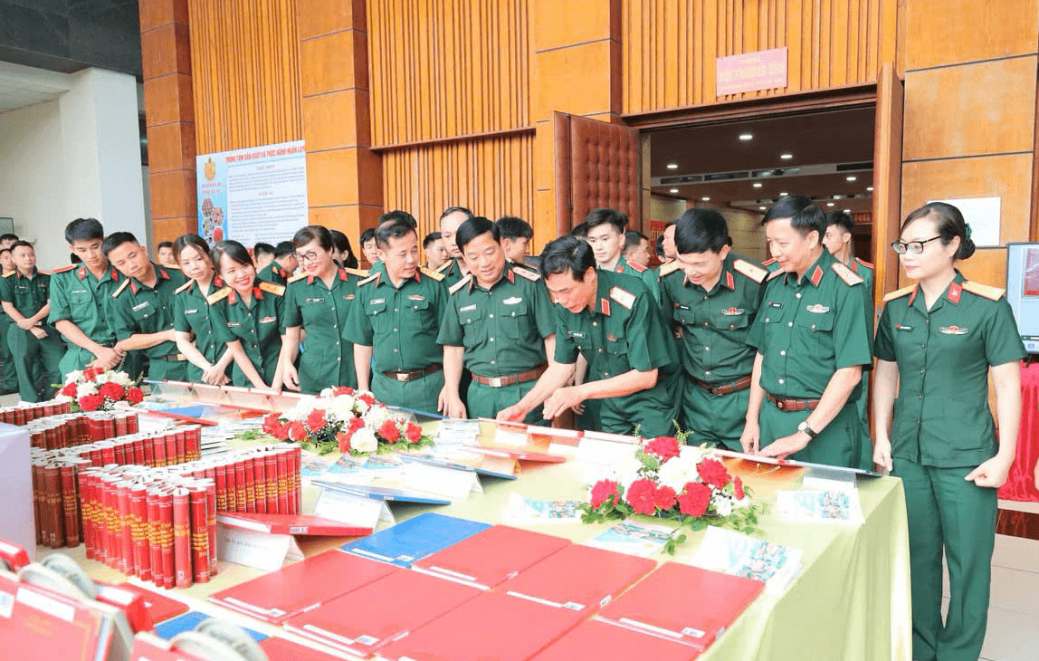 Bồi đắp đam mê nghiên cứu khoa học cho tuổi trẻ Học viện Hậu cần