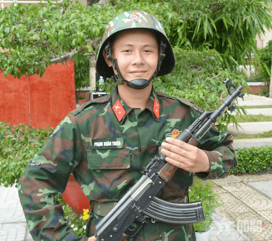Chiến sĩ thành đồng: “Hoa điểm giỏi” Phạm Xuân Triệu