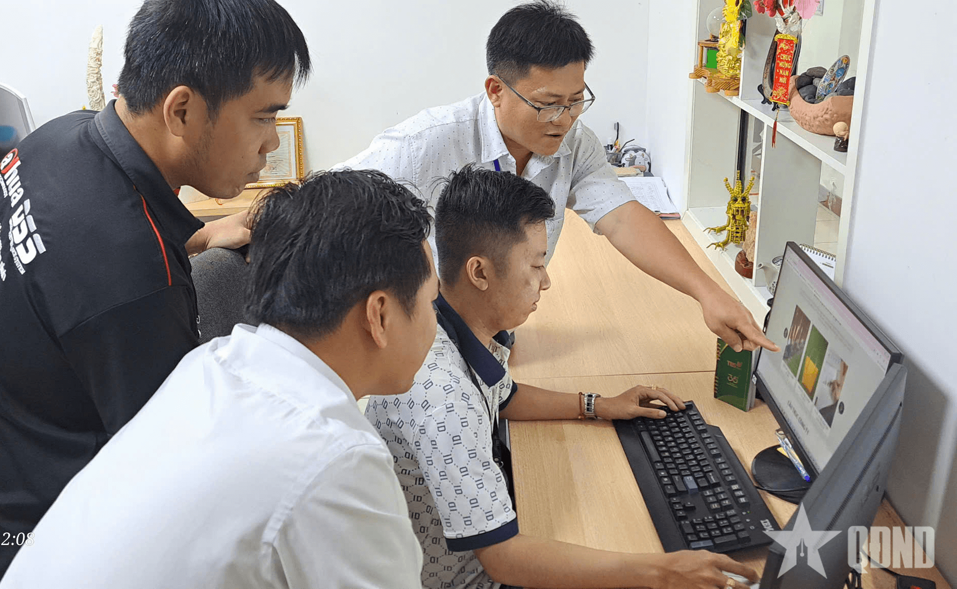 Gương sáng công nhân tiền phong