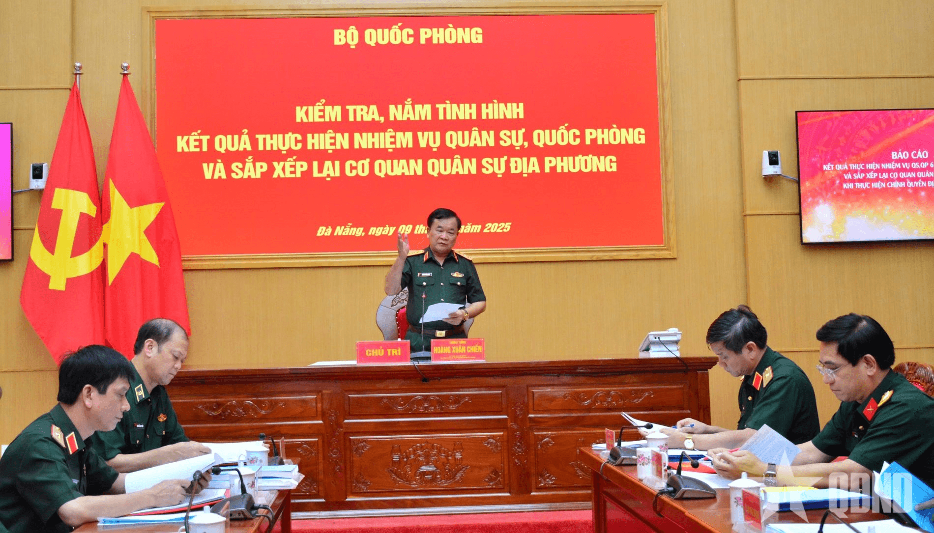Thượng tướng Hoàng Xuân Chiến kiểm tra tại Bộ tư lệnh Quân khu 5