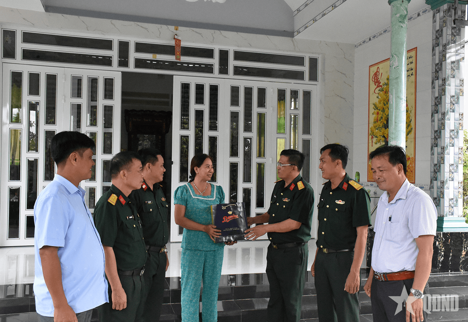 Lữ đoàn Công binh 25 (Quân khu 9) thắt chặt tình quân dân