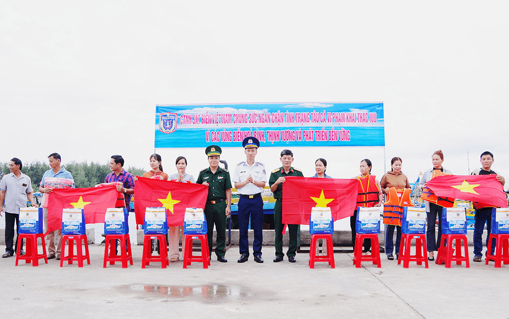 Đồng hành hỗ trợ ngư dân vươn khơi