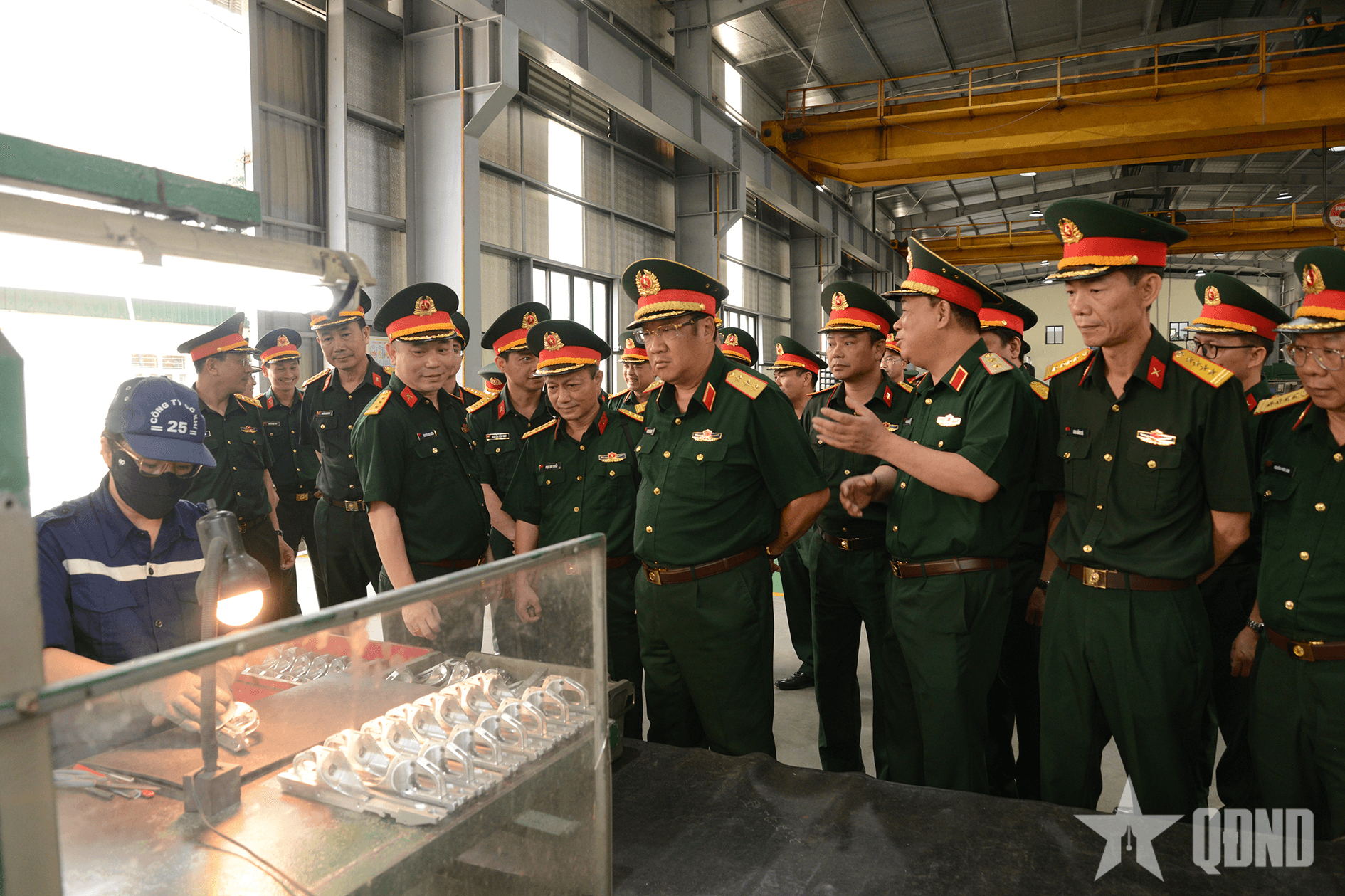 Thượng tướng Phạm Hoài Nam, thăm và làm việc tại Nhà máy Z125