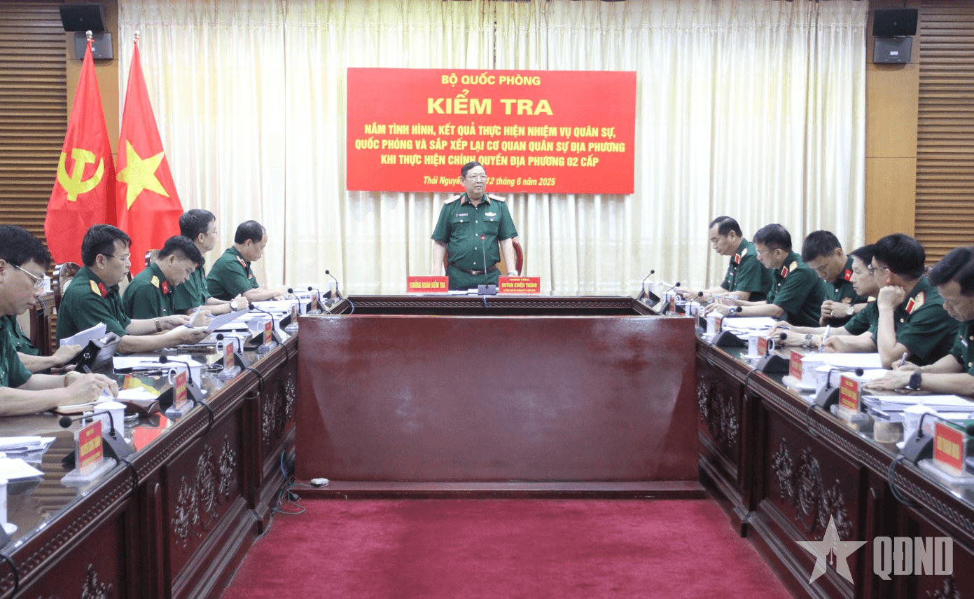 Thượng tướng Huỳnh Chiến Thắng kiểm tra nắm tình hình tại Quân khu 1