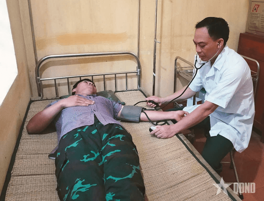 Nhân viên quân y đam mê sáng kiến