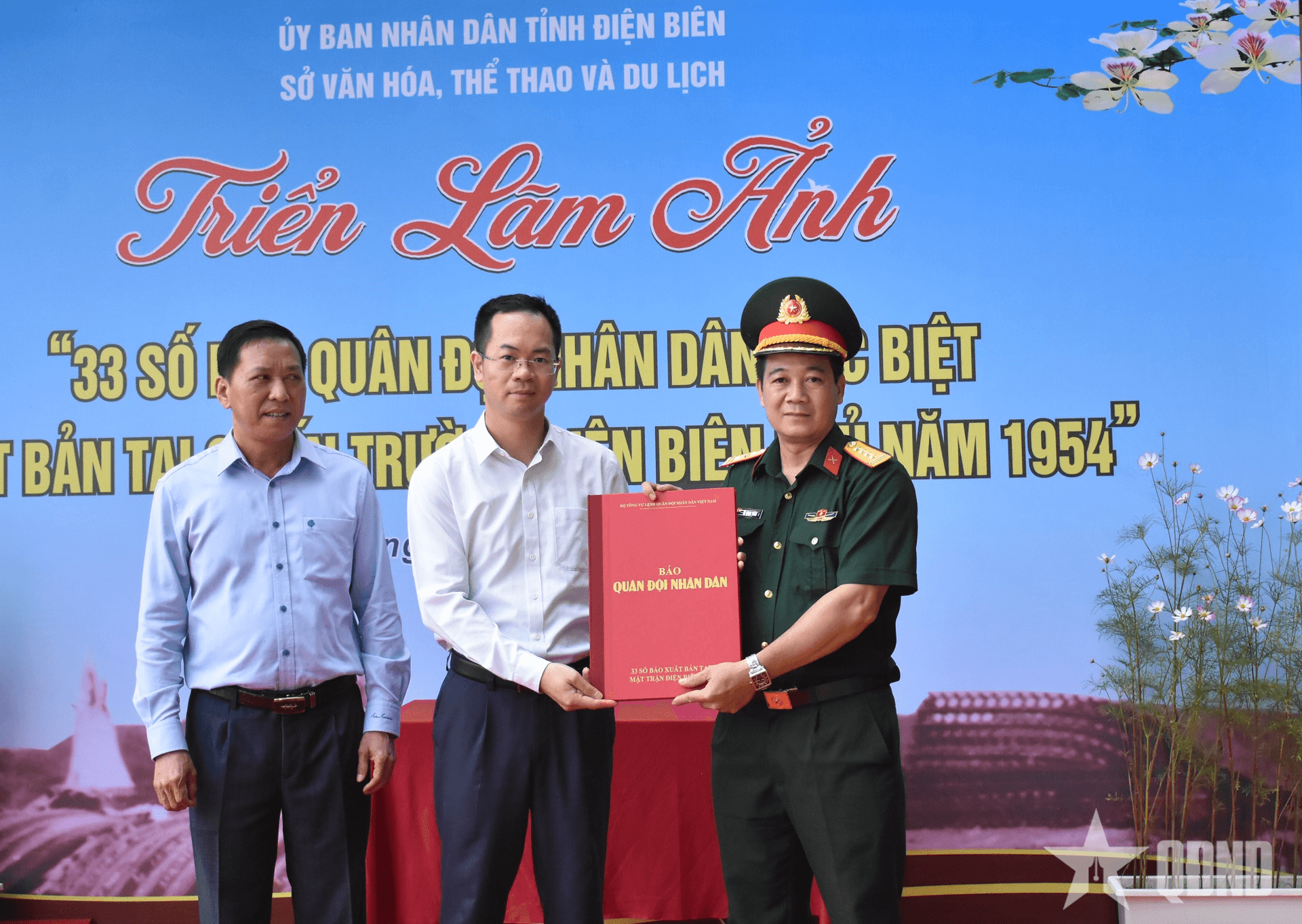 Điện Biên: Triển lãm “33 số báo Quân đội nhân dân đặc biệt xuất bản tại Mặt trận Điện Biên Phủ”