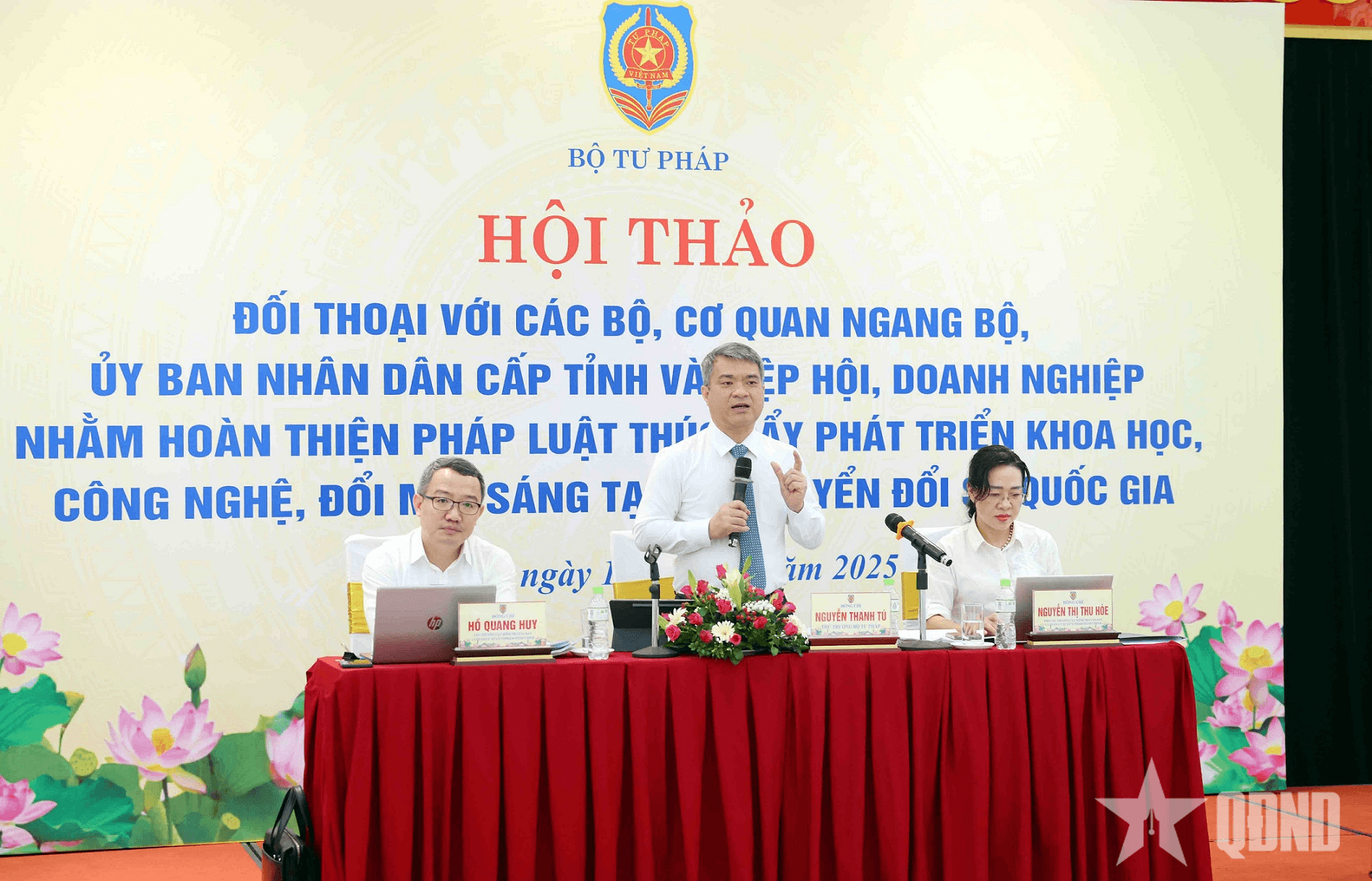 Hoàn thiện pháp luật thúc đẩy phát triển khoa học, công nghệ, đổi mới sáng tạo và chuyển đổi số quốc gia