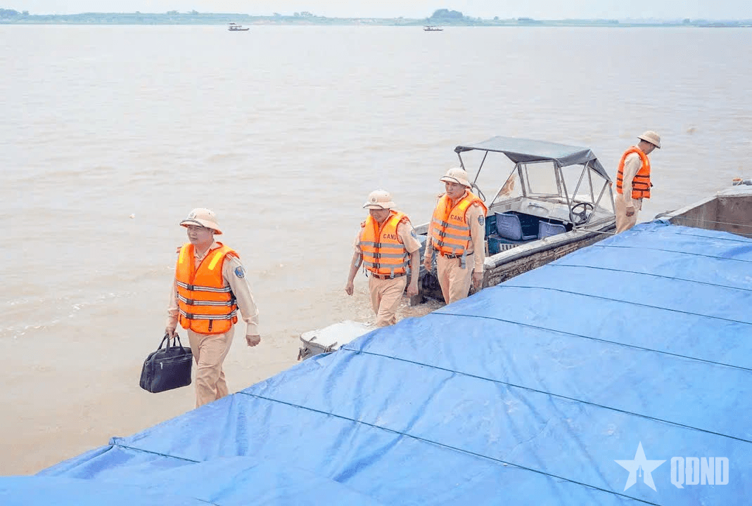 Hà Nội: Tăng cường đảm bảo an toàn đường thủy trước mùa mưa bão