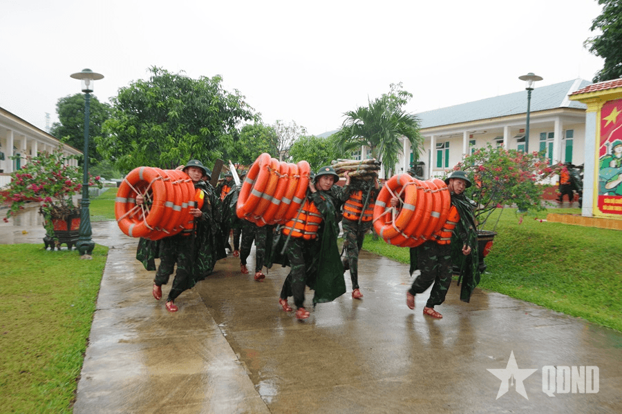 Sư đoàn 968 (Quân khu 4) sẵn sàng giúp nhân dân ứng phó với mưa lũ
