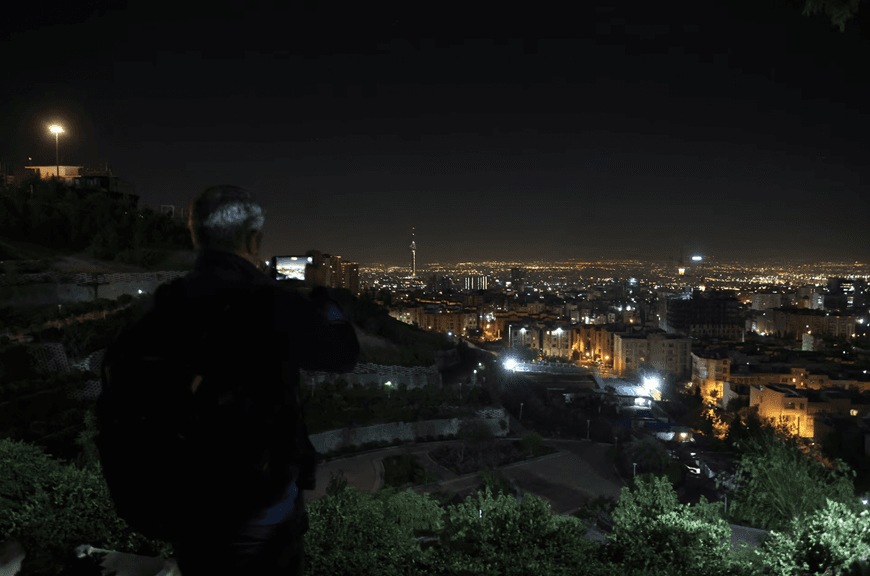 Israel xác nhận không kích Iran