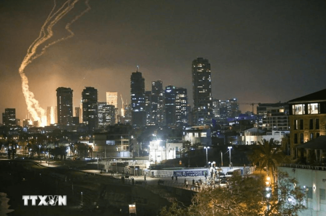 Căng thẳng Israel - Iran: Iran tiến hành đợt phóng tên lửa thứ 5