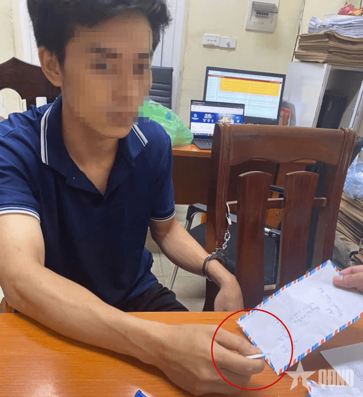 Cảnh sát giao thông xử lý đối tượng tàng trữ trái phép ma túy