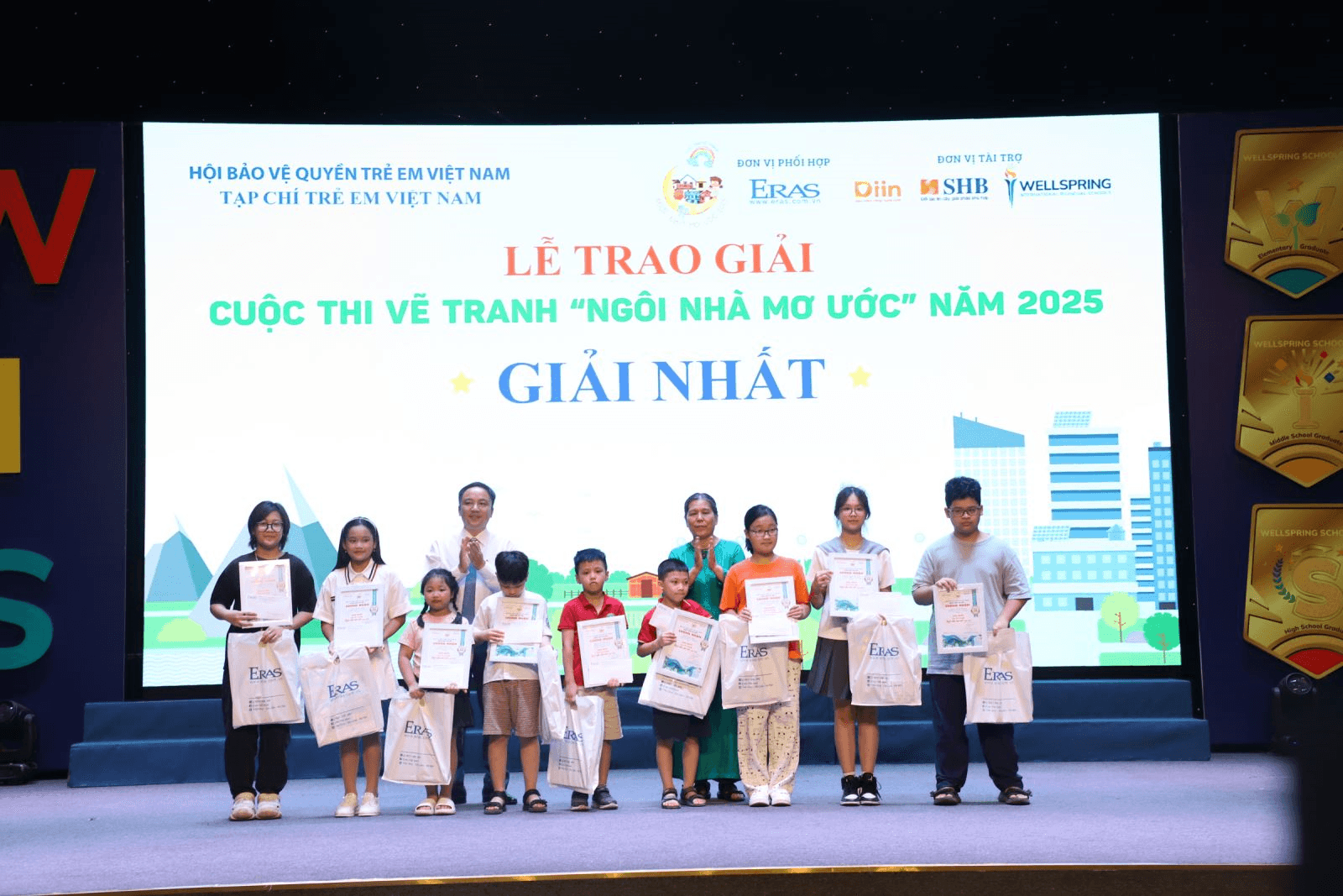 Trao giải thi vẽ tranh “Ngôi nhà mơ ước”