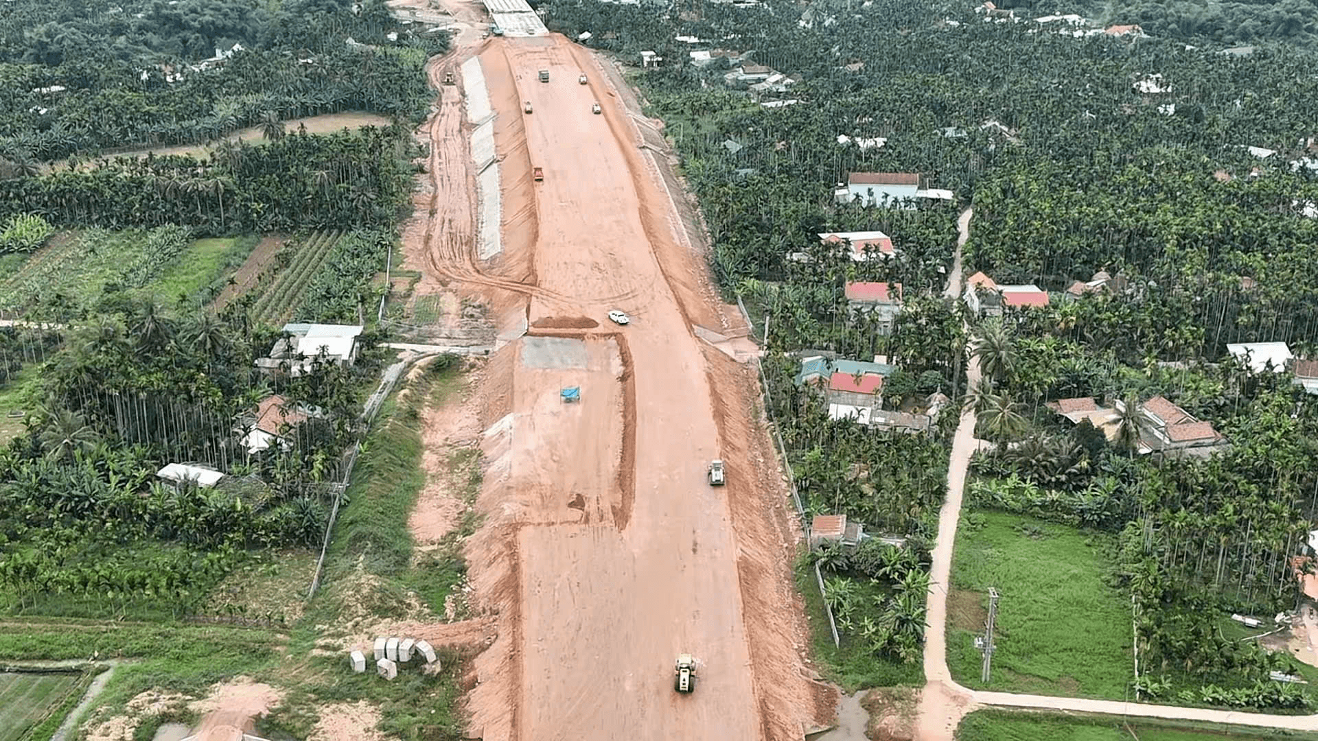 Tập trung giải quyết dứt điểm công tác mặt bằng cao tốc Quảng Ngãi - Hoài Nhơn