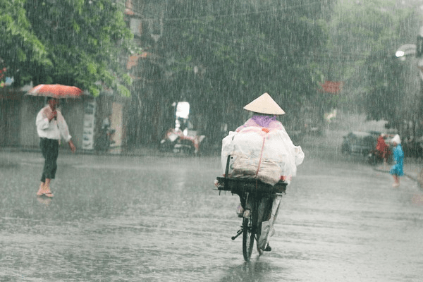 Thời tiết hôm nay (16-6): Miền Bắc tiếp tục mưa dông, Trung Bộ nắng nóng cao điểm