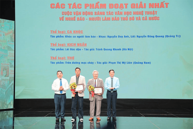 Trao giải sáng tác văn học nghệ thuật về nghề báo, người làm báo Thủ đô và cả nước