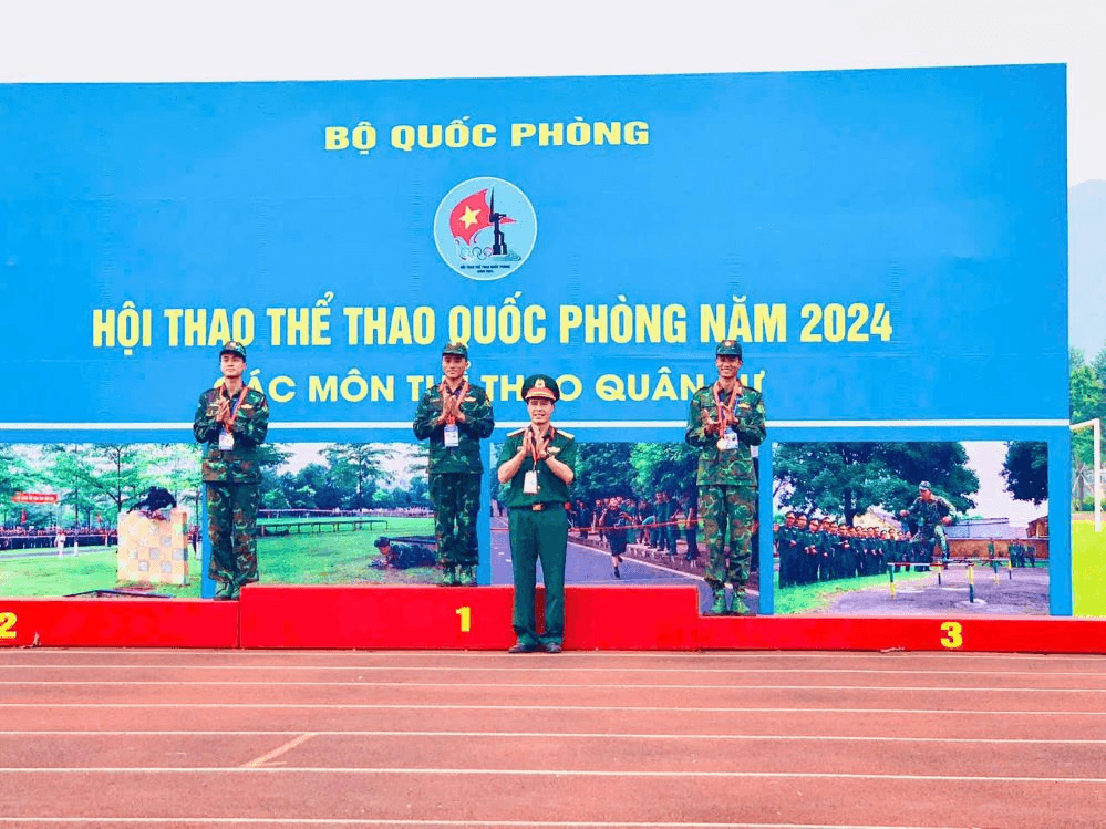 Từ cậu bé chân trần lên rẫy đến vận động viên đoạt huy chương vàng