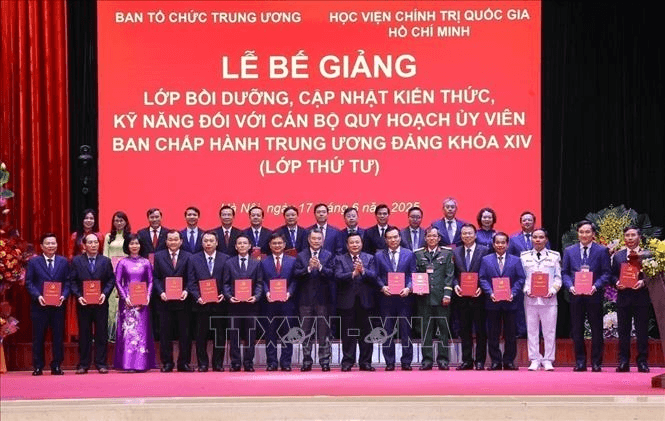 Nâng tầm bản lĩnh và tư duy chiến lược cho cán bộ quy hoạch Ủy viên Ban Chấp hành Trung ương Đảng khóa XIV