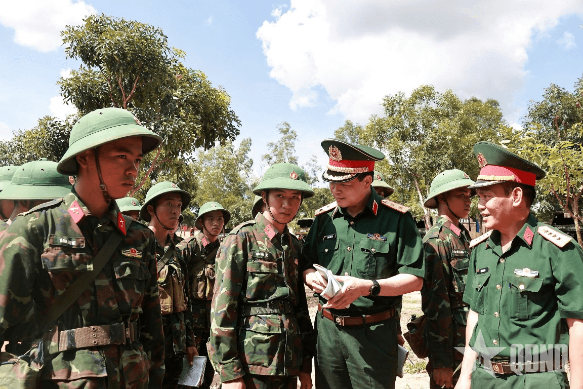 Tư lệnh Quân đoàn 34 kiểm tra công tác huấn luyện sẵn sàng chiến đấu tại các Lữ đoàn trực thuộc quân đoàn