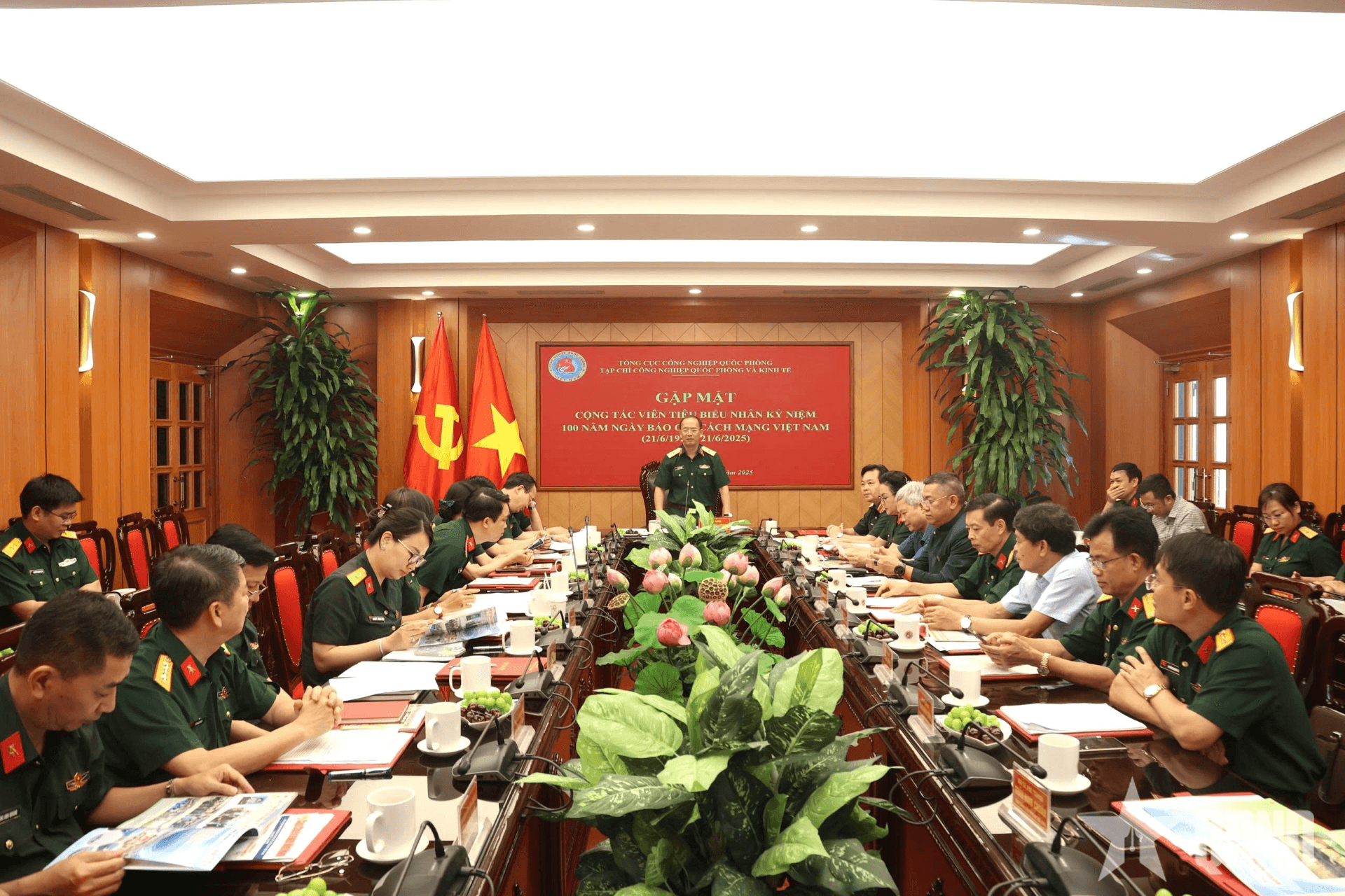 Cộng tác viên chung tay xây dựng Tạp chí Công nghiệp quốc phòng và Kinh tế ngày càng phát triển
