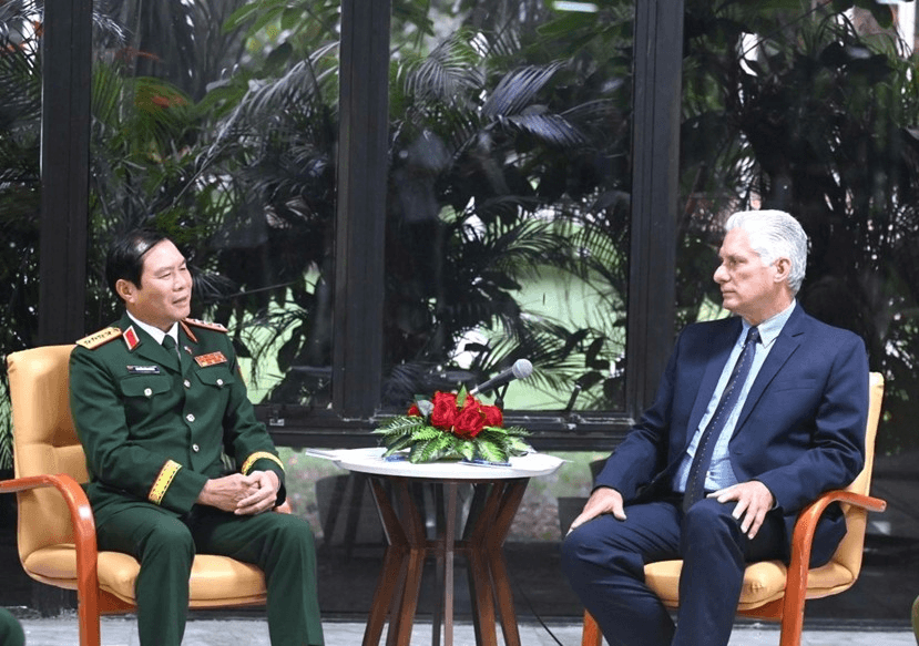 Đại tướng Nguyễn Tân Cương chào xã giao Bí thư thứ nhất Đảng Cộng sản Cuba, Chủ tịch nước Cộng hòa Cuba Miguel Mario Díaz-Canel Bermúdez