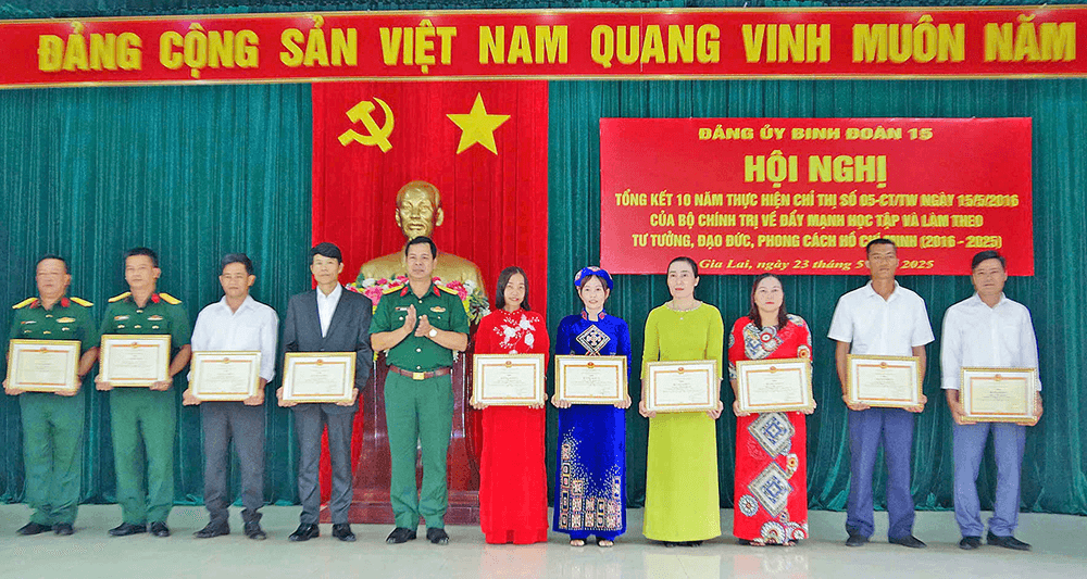Chi bộ dẫn đường, đảng viên nêu gương