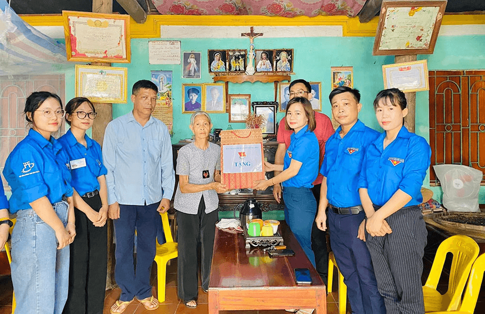 Bí thư đoàn người Công giáo tiêu biểu