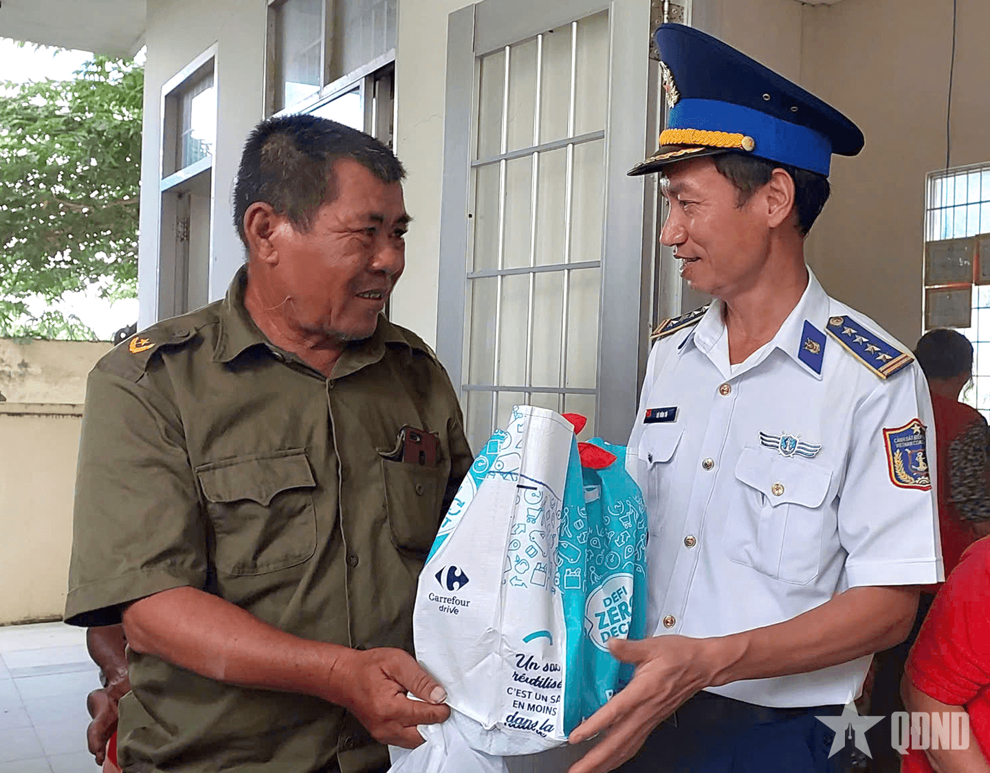 Bộ tư lệnh Vùng Cảnh sát biển 3: Thắt chặt nghĩa tình xây thế trận lòng dân trên biển